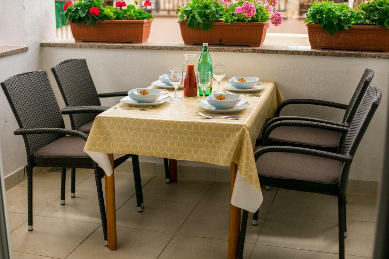 Amela Apartment Pula Exterior photo